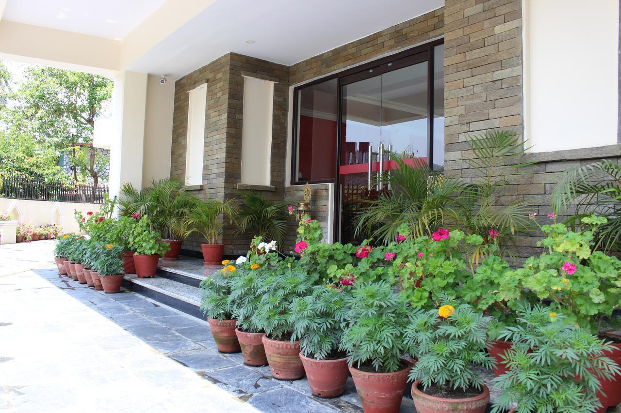Tuki Resort Pokhara Exterior foto